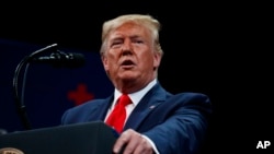 Predsednik Tramp tokom današnjeg govora na Floridi (Foto: AP)