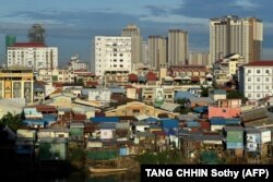 Ibu Kota Kamboja Phnom Penh pada 25 Agustus 2021. (Foto: AFP/TANG CHHIN Sothy)