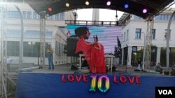 LGBTIQ aktivistkinja Hana Konatar na bini Prajda u Podgorici, 8. oktobra 2022.