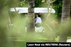 Perdana Menteri Inggris Rishi Sunak tiba menjelang makan siang kerja di KTT G20 pada 15 November 2022 di Nusa Dua,. (Foto: Leon Neal via REUTERS)