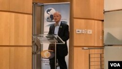 美国民主党籍资深国会议员、众议院筹款委员会成员布卢门瑙尔在华盛顿国际贸易协会(WITA)主办的一场活动上发表演讲。（2019年6月26日）