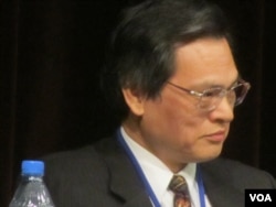 陈明通: 台湾大学国发所教授，前陆委会主委(美国之音张佩芝拍摄)