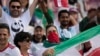 Penggemar sepak bola Iran menjelang pertandingan sepak bola grup B Piala Dunia antara Inggris dan Iran di Stadion Internasional Khalifa di Doha, Qatar, Senin, 21 November 2022. (AP / Alessandra Tarantino)