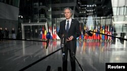 Menteri Luar Negeri Amerika Serikat Antony Blinken berbicara dalam konferensi pers seusai Pertemuan Dewan Atlantik Utara di markas besar NATO di Brussels, 13 November 2024. (NICOLAS TUCAT/Pool via REUTERS)