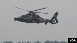 中国解放军陆航四团武装直升机 (美国之音张楠拍摄)
