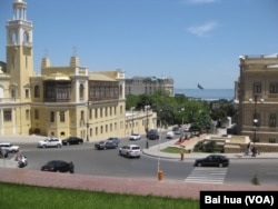 阿塞拜疆首都巴库看不到苏共领袖和苏军塑像。(美国之音白桦拍摄)