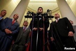 美国联邦众议院议长瑞安、多数党党鞭斯考利斯等共和党议员在国会（资料图）