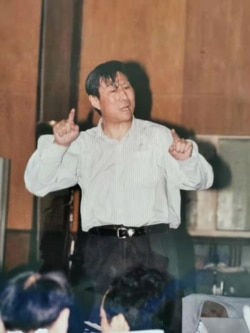 王西麟工作照（拍摄于1998年，王西麟提供照片）