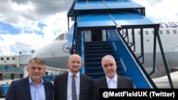 Ambasador Matthew Field pred polazak za London sa predsjedavajućem Željkom Komišićem i reisu-l-ulemom Huseinom Kavazovićem.