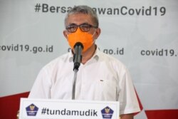 Juru bicara penanganan kasus virus corona, dr Achmad Yurianto desak masyarakat untuk mengenakan masker ketika berada di luar rumah seiring terus melesatnya jumlah penderita virus corona. (Foto: Courtesy/BNPB)