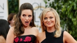 ARHIVA - Voditeljke dodele Zlatnih globusa Tina Fej i Ejmi Poler na 71. godišnojj dodeli Zlatnih globusa na Beverli Hilsu.