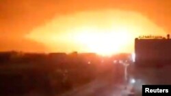 រូបភាពដកស្រង់ពីវីដេអូដោយសារព័ត៌មាន Reuters ចេញផ្សាយកាលពីថ្ងៃទី១៨ ខែមករា ឆ្នាំ ២០២៤ បង្ហាញ​ទីតាំង​នៃ​ការ​ផ្ទុះ​មួយ​កន្លែង​ នៅ​ទីក្រុង Dhamar ប្រទេសយេម៉ែន។ 