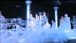 Pameran Patung Es Bertema Natal di AS