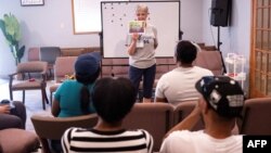 Beberapa imigran Haiti mengikuti kursus bahasa Inggris di kota Springfield, Ohio (foto: ilustrasi). 