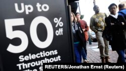 Sekretarijat za rad ukazao je da je broj prijava manji za 193.000 u odnosu na period pre dve nedelje kada se za pomoć registrovalo 769.000 građana (Foto: REUTERS/Jonathan Ernst)