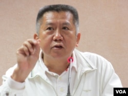 国民党立委杨应雄2013年3月25日在立法院质询(美国之音张永泰拍摄)