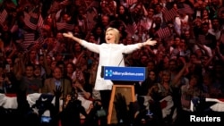 美国首位女总统候选人希拉里