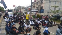 Buruh di Tangerang, Provinsi Banten yang berencana menolak RUU Cipta Kerja. (Foto: Courtesy/KSPI)