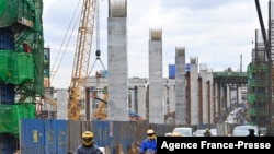 资料照片：内罗毕高速公路工程。