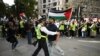Demonstran Pro-Palestina Berunjuk Rasa di luar Kedubes AS London 