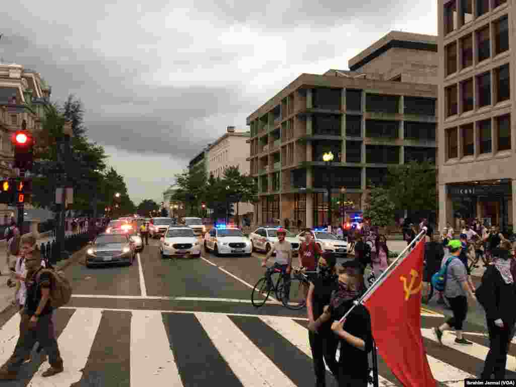 Zanga Zangar 'Yan Rajin Kare Farar Fata Da Masu Adawa Da Su A Birnin Washington D C