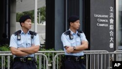 资料照：香港警察在立法会前值勤。