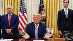 Predsednik Tramp, u prisustvu američkog ambasadora u Izraelu Meleha Fridmana i svog zeta i visokog savetnika Džereda Kušnera, saopštava da su Izrael i UAE postigli sporazum o diplomatskim odnosima.