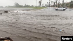 Poplavljeni putevi u Palm Springsu, u Kaliforniji (Foto: Palm Springs Fire Department/Handout via REUTERS)