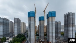 资料照片：中国江苏省淮安市的一个住宅楼建筑工地。（2024年10月17日）