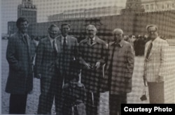 伯恩斯坦率美国出版代表团访问前苏联