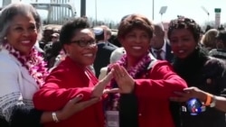 奥巴马与民权领袖并肩纪念”血腥星期天”