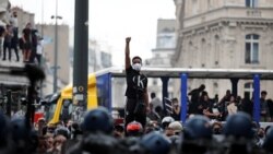 Protesti u Parizu (Foto: Rojters/Benoit Tessier)