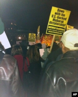 白宫前的示威人群