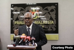 លោក Charles Santiago ​ប្រធានក្រុម​សមាជិក​សភា​អាស៊ានដើម្បី​សិទ្ធិមនុស្ស។ (រូបថត​ដក​ស្រង់​ចេញ​ពី​ហេ្វសប៊ុក Charles Santiago)