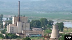 지난 2008년 6월 냉각탑 폭파를 앞두고 촬영한 북한 영변 핵시설. (자료사진)