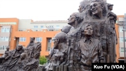 挡坦克青年和其他24位知名的人道精神领袖