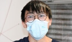 本土青年意志召集人罗子维表示，反送中运动两周年义卖活动是希望在”后国安法时代”， 传承香港人抗争的历史真相及记忆。 (美国之音 汤惠芸拍摄)