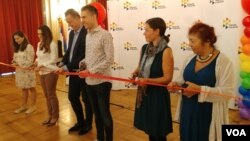 Otvaranje desete "Nedelje ponosa" u sali Skupštine Grada Beograda, u Beogradu, 9. septembra 2019. (Foto: Veljko Popović, VOA)