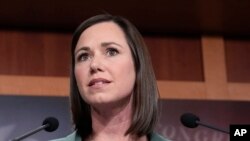 Sanata Katie Britt ta jihar Alabama wcce ta yi jawabin mayar da martani ga jawabin Biden