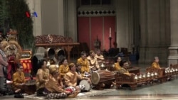 Gamelan dan Kelompok Orkestra Klasik di Katedral Washington DC