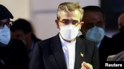 伊朗首席核谈代表巴盖里在维也纳离开谈判会场(2021年11月29日)