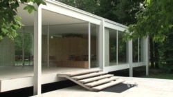 Floodwaters Threaten Iconic American Home