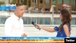 Fotografija napravljena od video snimka uključenja uživo i razgovora sa Urošem Markovićem iz Sportskog centra "Milan Gale Muškatirović" na televiziji Pink.