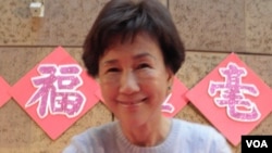 台湾书学会副理事长 陈秀美 （美国之音申华拍摄）