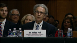 Majkl Pek, direktor američke Agencije za globalne medije USAGM za vreme procesa potvrde u Senatu.