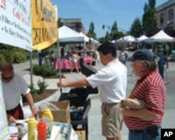 吴振伟众议员到农贸市场