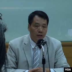 唐柏桥主持2016年6月29日记者会。