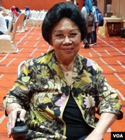 Mantan Sekretaris Nasional Komisi Penanggulangan AIDS yang juga Mantan Menkes, Nafsiah Mboi. (VOA/Fathiyah)