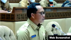Menteri Dalam Negeri Tito Karnavian dalam rapat bersama DPR (foto: dok. VOA)