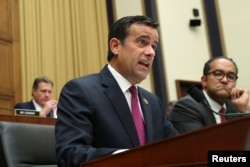 共和党众议员约翰·拉特克里夫7月24日在众院情报委员会的听证会上对特别检察官穆勒提问。